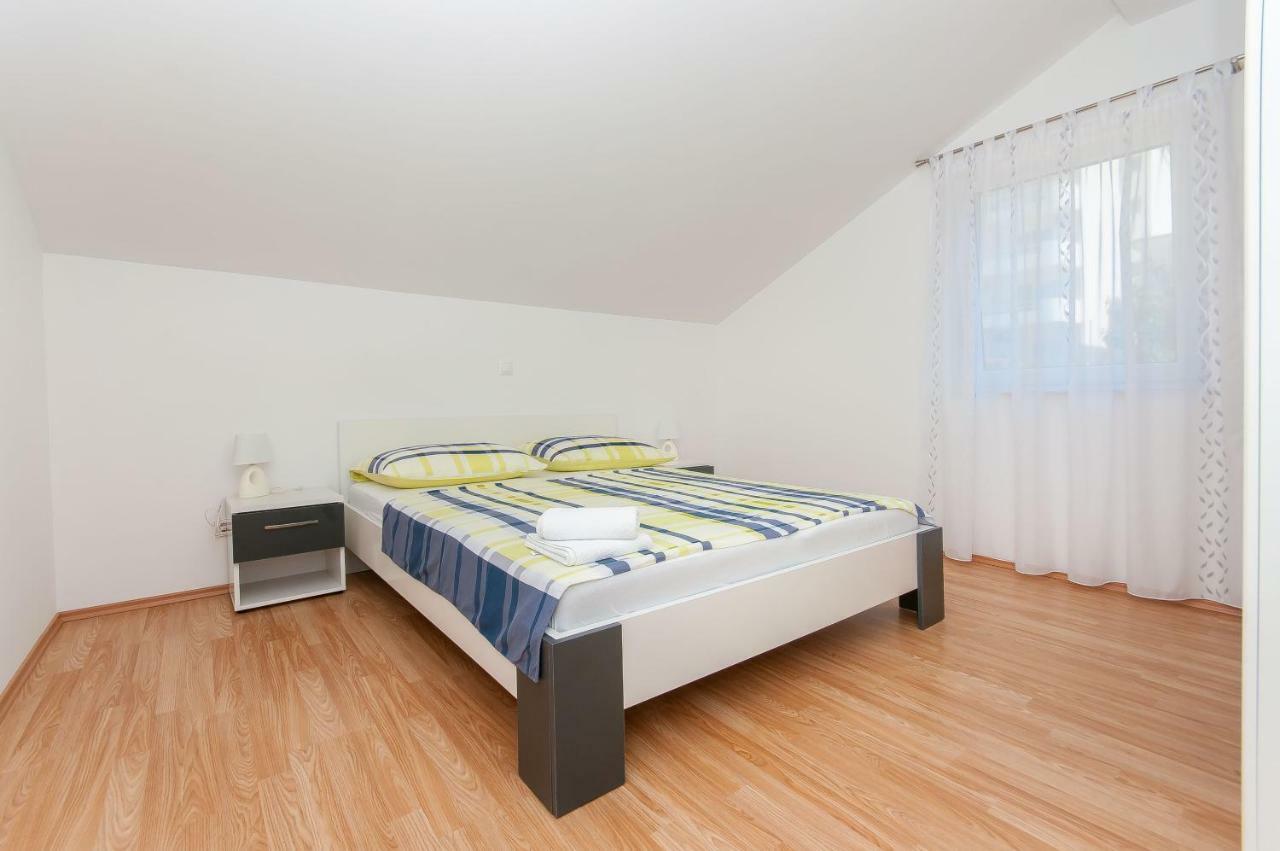 Modern Apartment ดูเช ภายนอก รูปภาพ